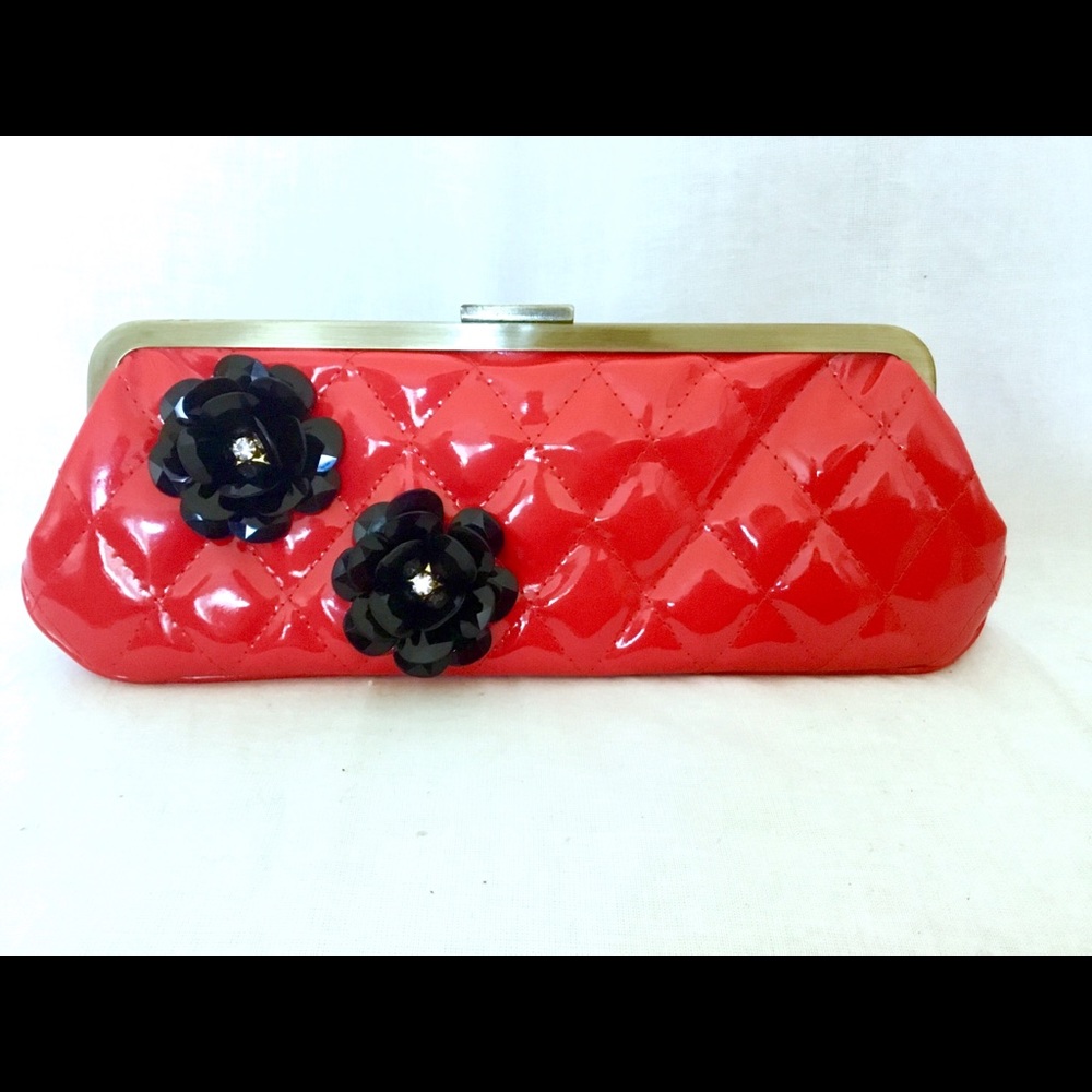 UNIQUE CHERRY RED VINYL VINTAGE CLUTCH w/ FLOWERS
